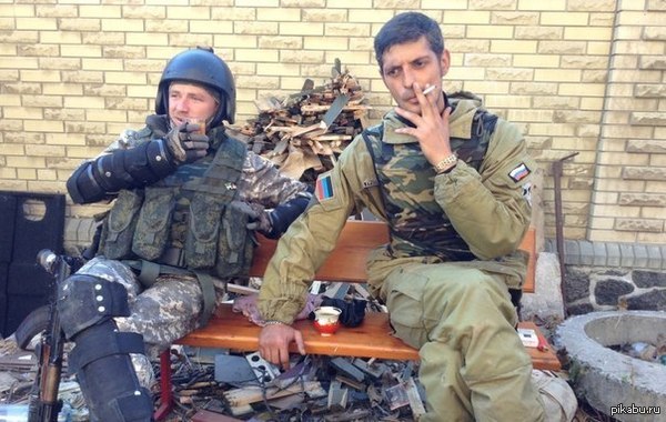 Боевик ДНР заявил, что из-за "геройств" Гиви и Моторолы их подразделения потеряли сотни людей