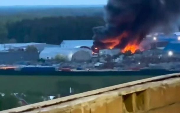 У Підмосков'ї сталися вибухи на складах – у Мережі з'явилися кадри пожежі