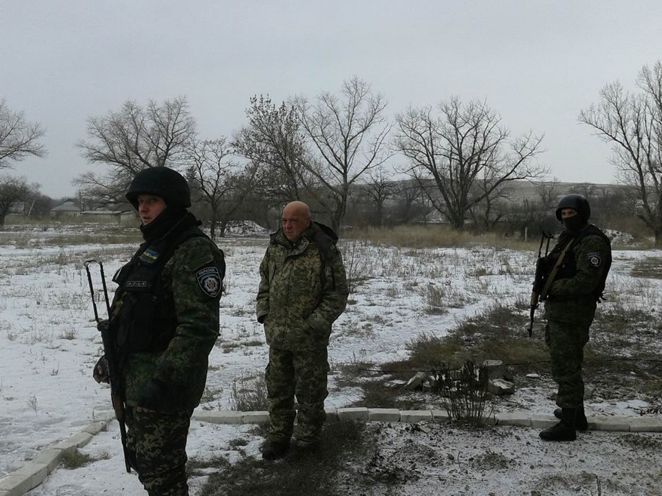 В Троицком срочно эвакуируют детей, - ЛОГА