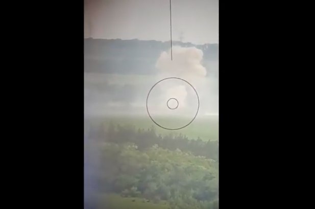 ​ВСУ ночью "покрошили" КамАЗ и БМП оккупанта на передовой и показали видео - бахнуло мощно