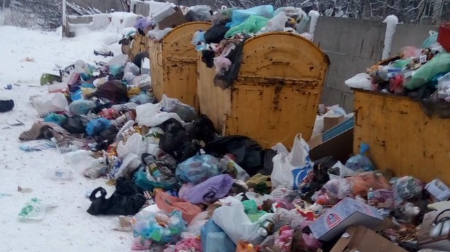 Жители Донецка Пушилину: "Город весь в мусоре, или убирай, или принесем все это тебе – мало не покажется"