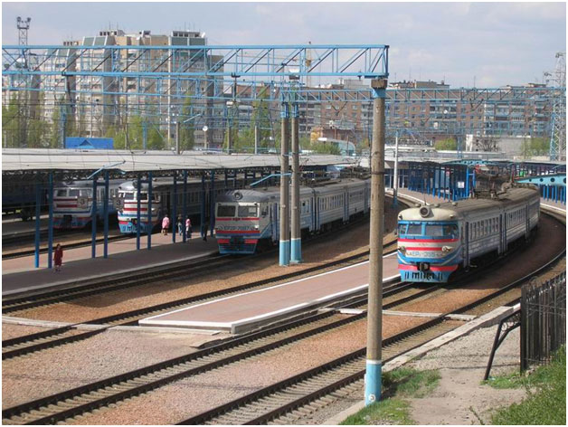 Из-за боевых действий в Донецке железная дорога отказалась от отправки пяти поездов дальнего следования