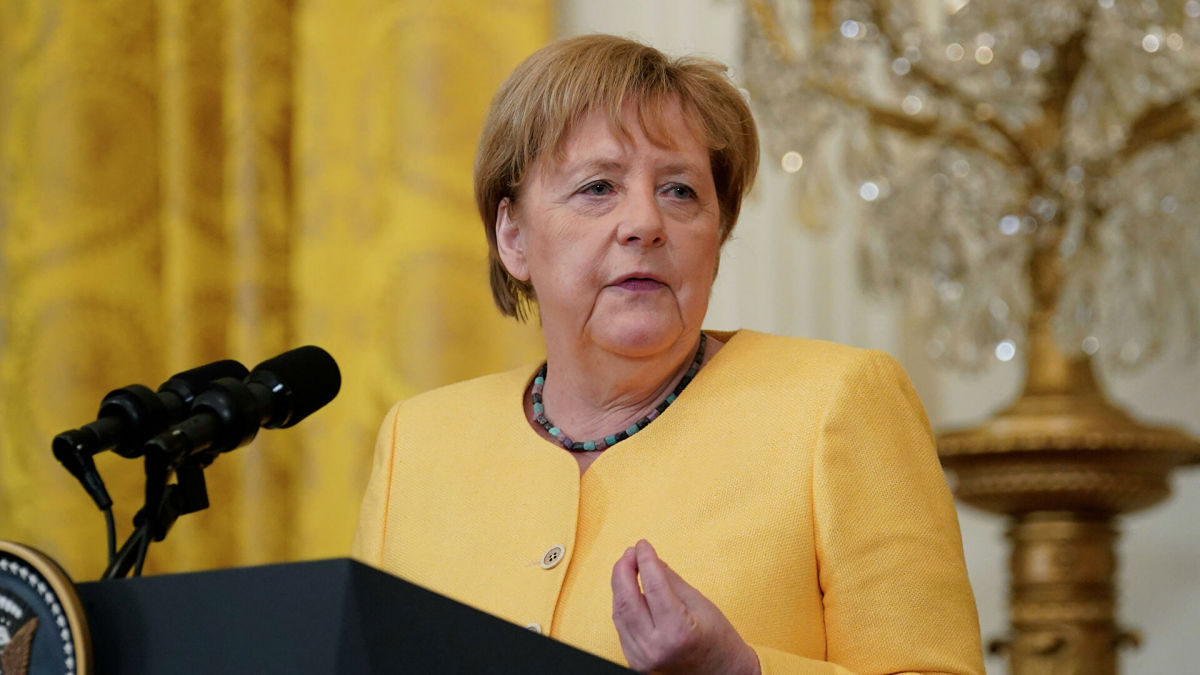 Меркель объявила "особенными" отношения Германии и России 