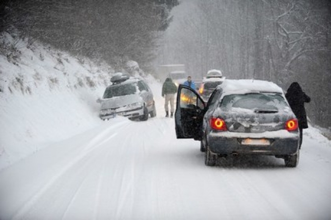 В Альпах в снежный плен попали 15 000 автомобилей, есть погибшие