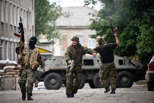 МИД Украины требует освободить захваченные генконсульства Польши и Чехии в Донецке