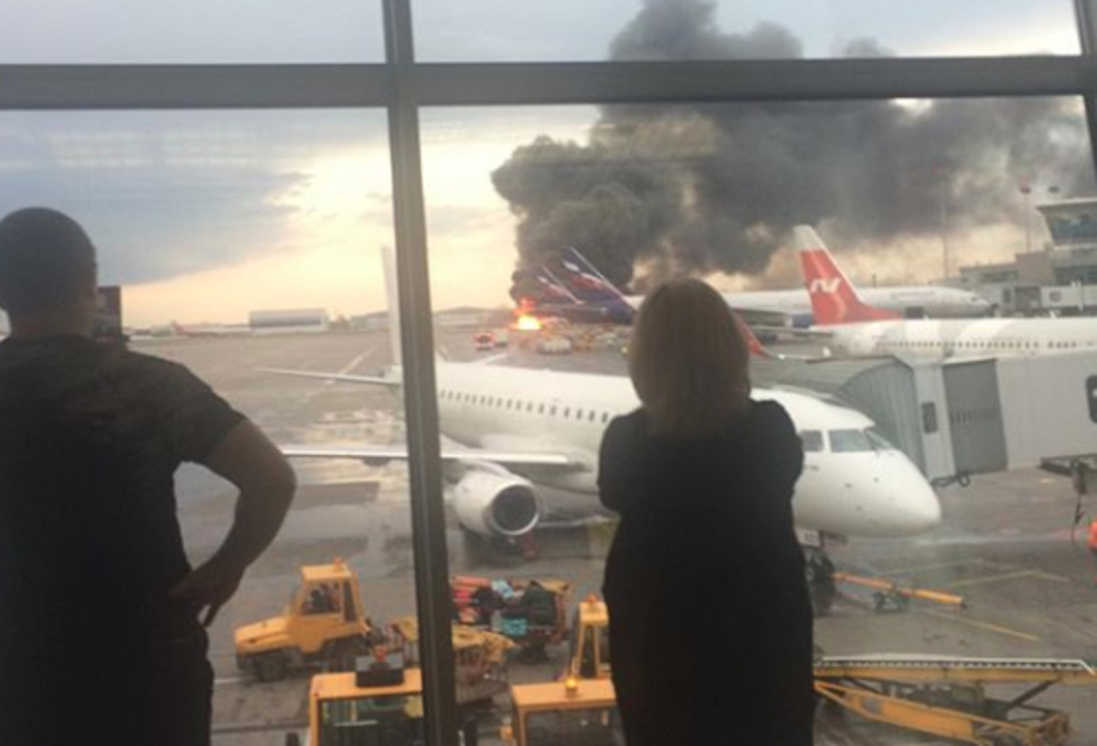 Крах российского Sukhoi Superjet 100: пожары, взрывы, 8-й случай за год – пассажиры уже боятся летать – кадры 