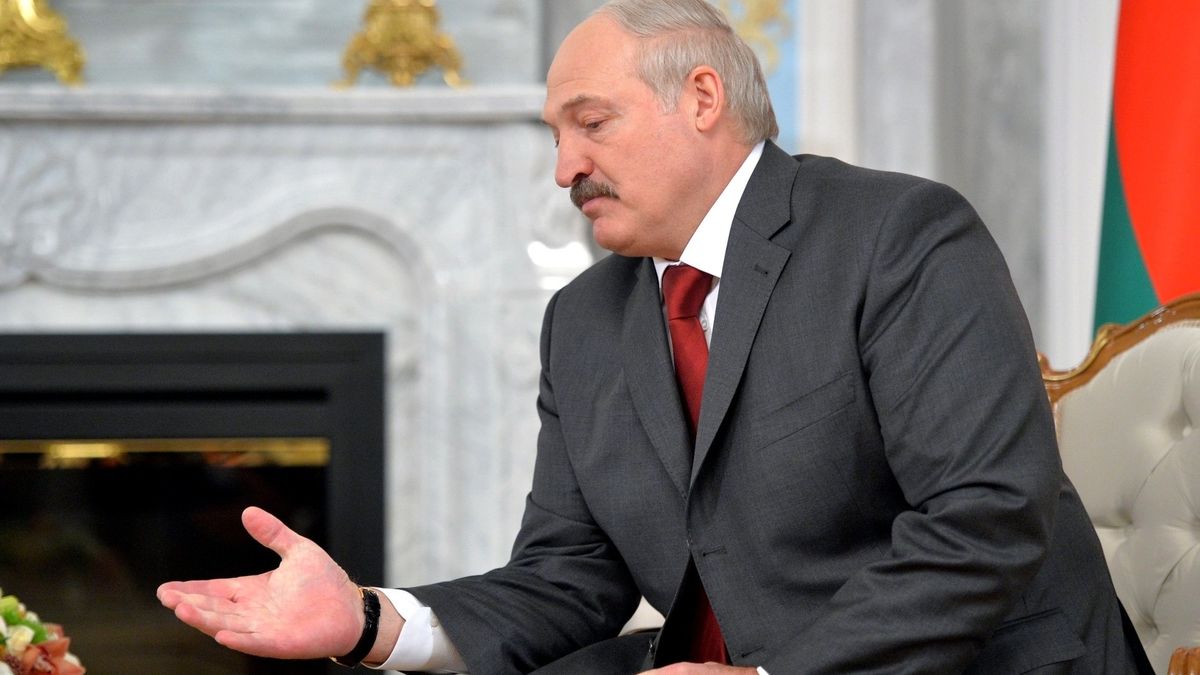 "Приказ был отдан", - Тихановская о военных планах Лукашенко относительно Украины