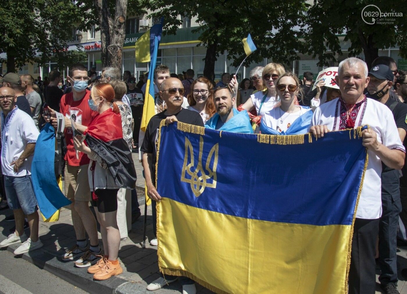 "Такого в Маріуполі не було давно", - жителі розповіли про сплеск українського патріотизму в місті 