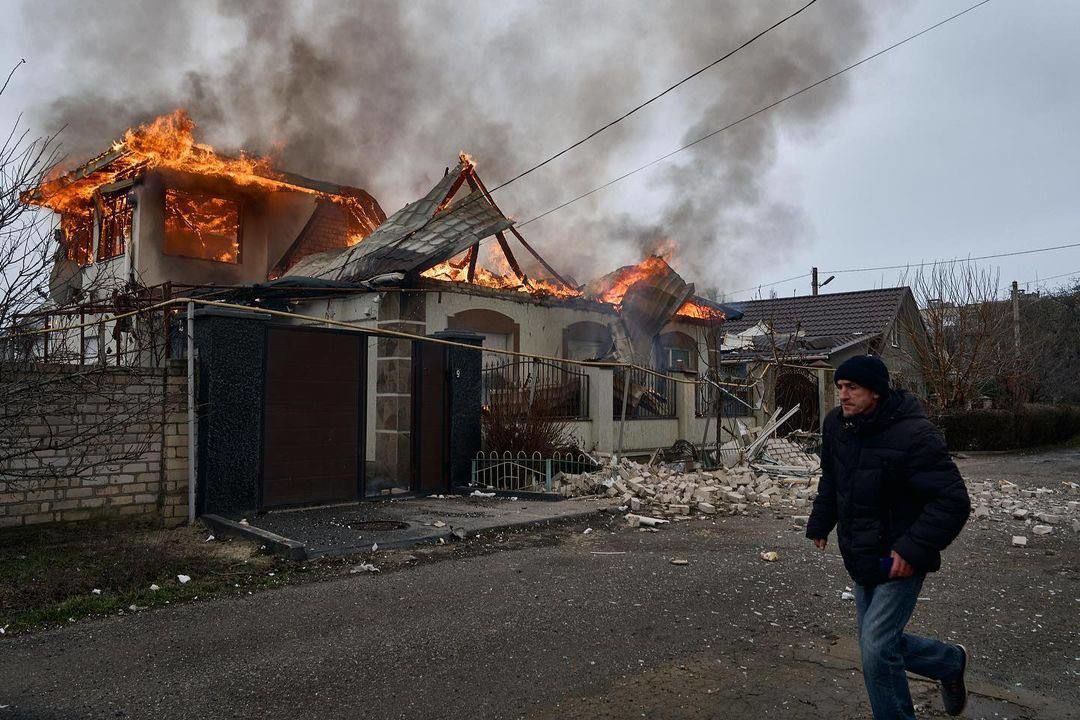 ​В первый день "перемирия" армия Путина ударила по пожарной части в Херсоне: есть погибшие и раненые