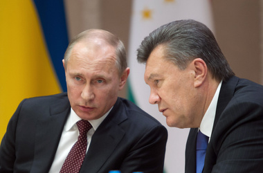 ​СМИ: Путин угрожал Януковичу отобрать Крым и 7 областей после подписания Ассоциации