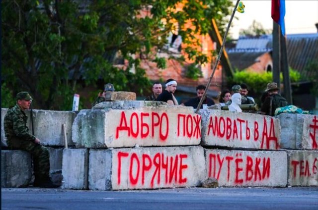 "Мы для них не люди", - дончане выходят на акцию протеста против Захарченко после трагической гибели молодой женщины