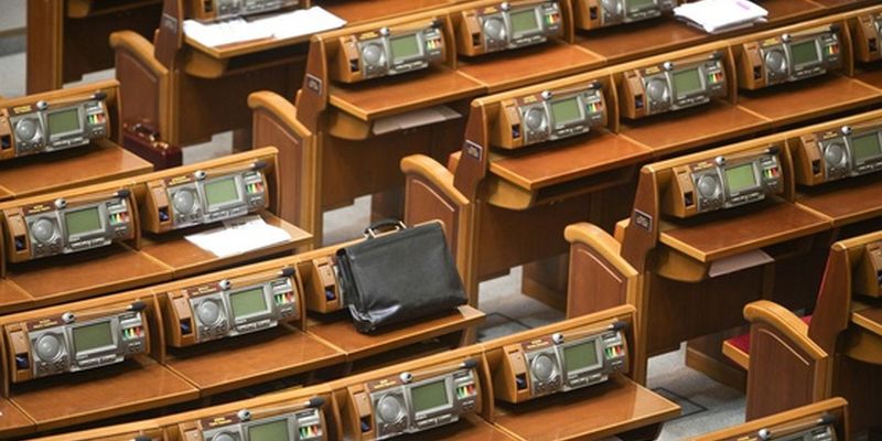 "Депутаты почти не работали в октябре. Качество работы ВРУ падает", - эксперт рассказал, какие нардепы установили антирекорд посещаемости заседаний Рады