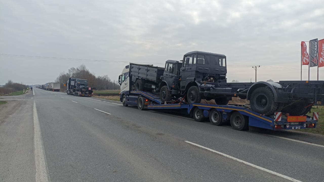 "Фермеры"-провокаторы на польско-украинской границе повредили автомобили, купленные для ВСУ