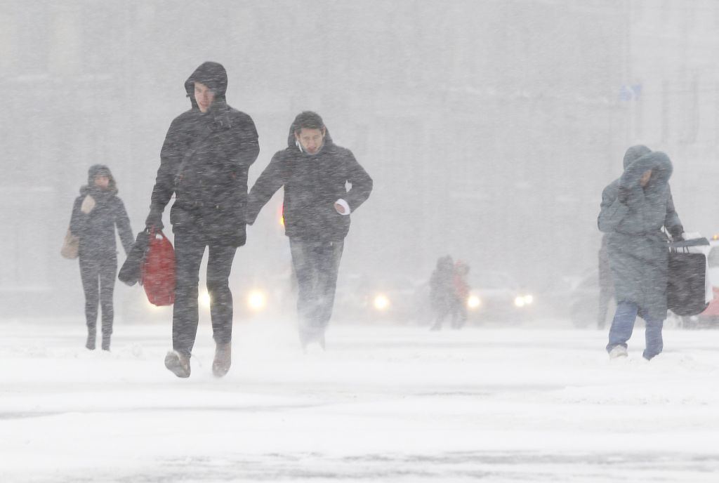 Мощнейшие порывы ветра и лавинная опасность 3-го уровня: эксперты ГСЧС анонсировали неприятный прогноз погоды для Украины