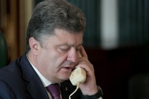 Порошенко по телефону рассказал Меркель и Олланду о новом этапе российской агрессии
