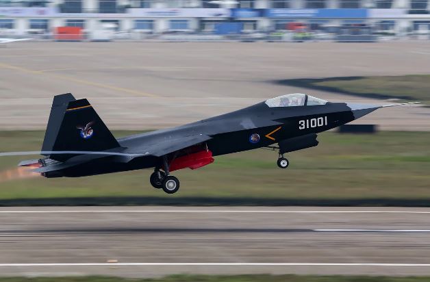 Американcкие F-35 перекрашивают в "китайские" и "российские" цвета