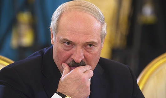 СМИ: Лукашенко активно стал защищать белорусскую идентичность, потому что боится "русского мира"