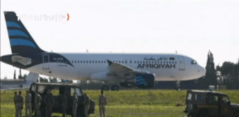 Террористы, захватившие на Мальте самолет, не отпустили всех заложников