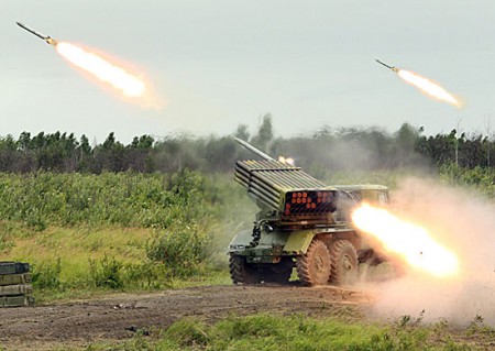 Донецк начали обстреливать «Градами», уже десятки погибших мирных жителей