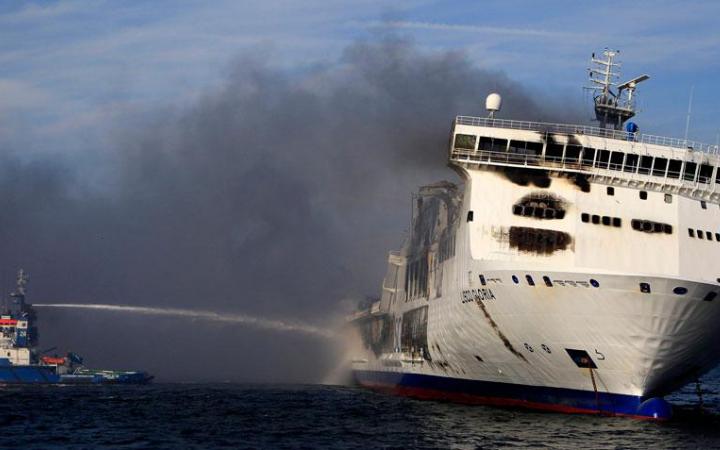 Жертвами пожара на пароме у берегов Греции стали семь человек