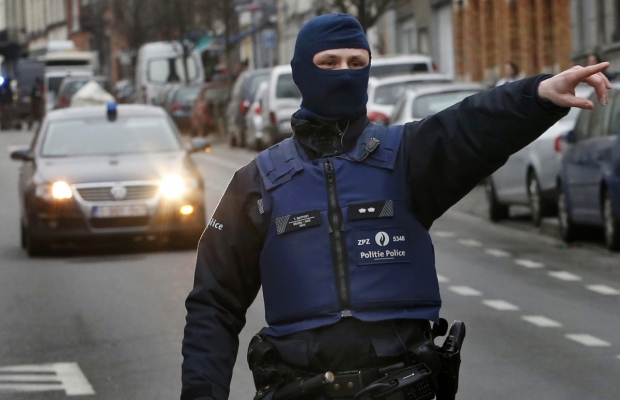 Новая угроза в Брюсселе: полиция ищет взрывчатку в студгородке