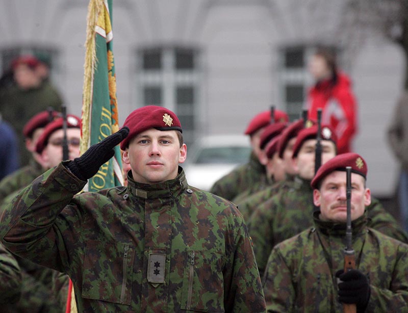 Литва привела всех своих 15 военных в полную боеготовность и Украина вводит налог на лишний вес. Лучшие комментарии 9 декабря на Dialog.ua