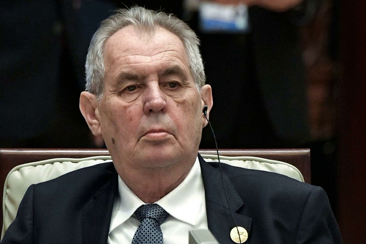 ​В Чехии "друг Путина" Земан, попав в больницу, стал фигурантом уголовного дела
