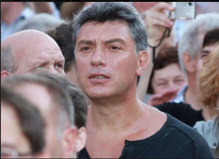 Борис Немцов: Пока на Донбассе воюют «бандеровцы с русскоязычными», в Пскове тайно хоронят своих солдат