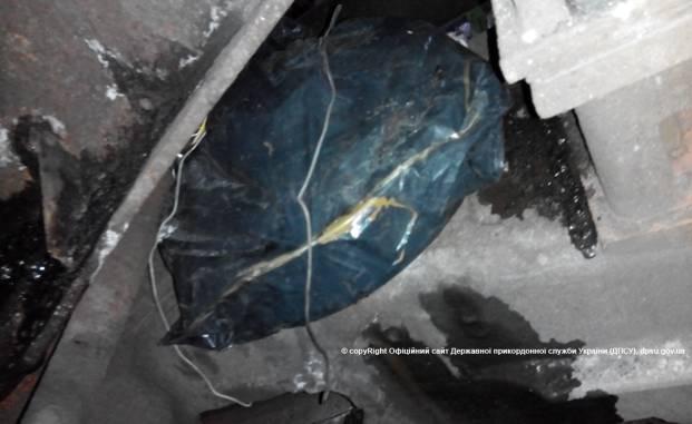 В Донецкой области под грузовым поездом обнаружены противотанковые мины