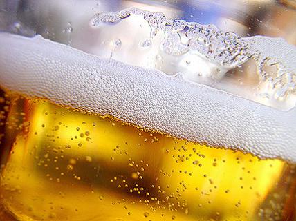 С 1 июля 2015 года пиво в Украине будет считаться алкогольным напитком