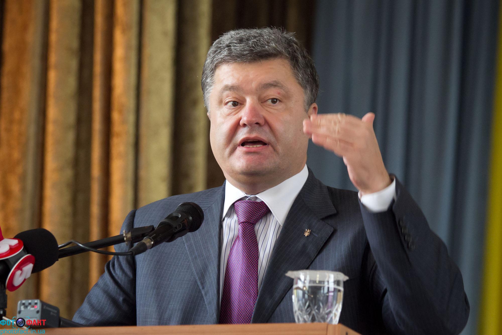 Порошенко призвал укреплять оборону Украины и объединить усилия вокруг мобилизации
