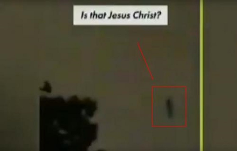 Парящий Иисус в небе попал на видео: на Землю надвигается что-то зловещее - кадры