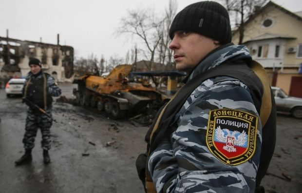 В Донецке сепаратистка рядом с мертвым братом ждала "милицию" 4 часа: "В нашей молодой республике все плохо"