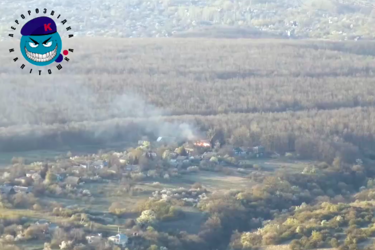 Артиллерия ВСУ двумя ударами разбила склад боевиков на Донбассе: аэроразведка показала, как это было