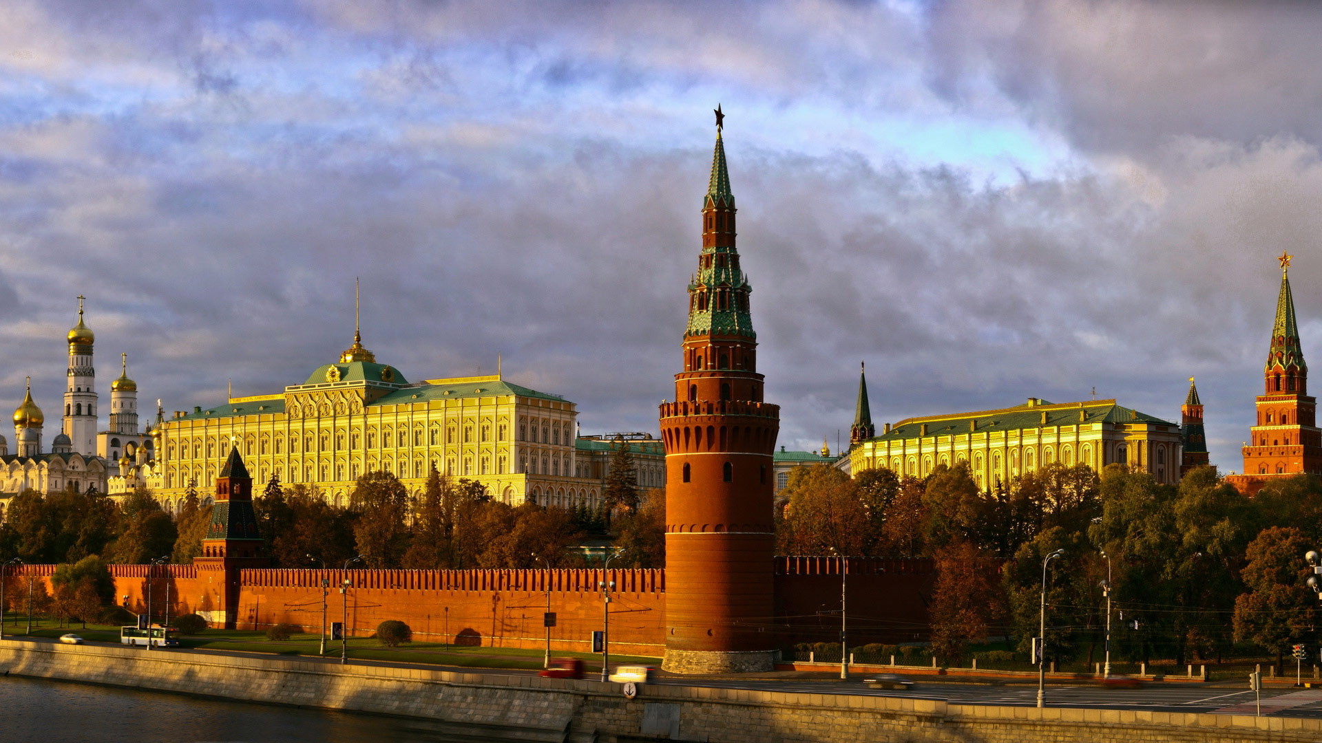 ИноСМИ: Группа хакеров грозит Кремлю разоблачением