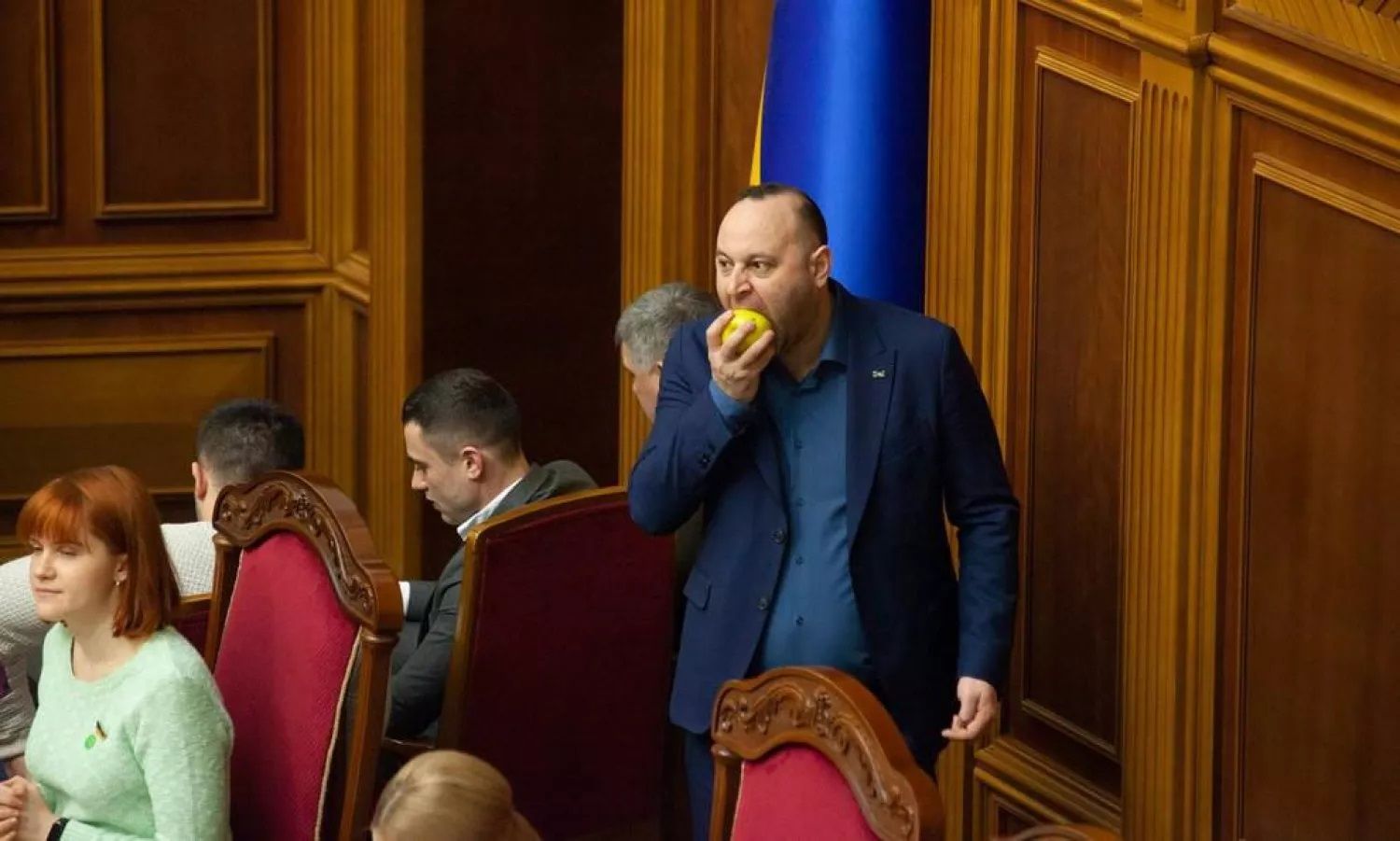 Взятки в Верховной Раде: СМИ узнали фамилии трех "Слуг народа", которых готовят к суду