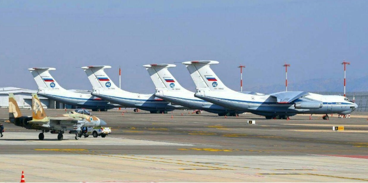 К приезду Путина в Израиль из РФ прилетели сразу 4 больших транспортных самолета Ил-76: СМИ узнали, что внутри