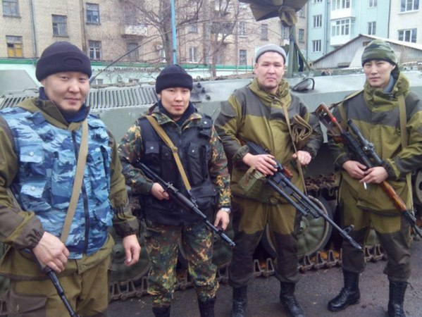 Якутские "ихтамнеты" на Донбассе: Сеть поразили кадры с военнослужащими РФ, которые приехали в "Л/ДНР" убивать украинцев