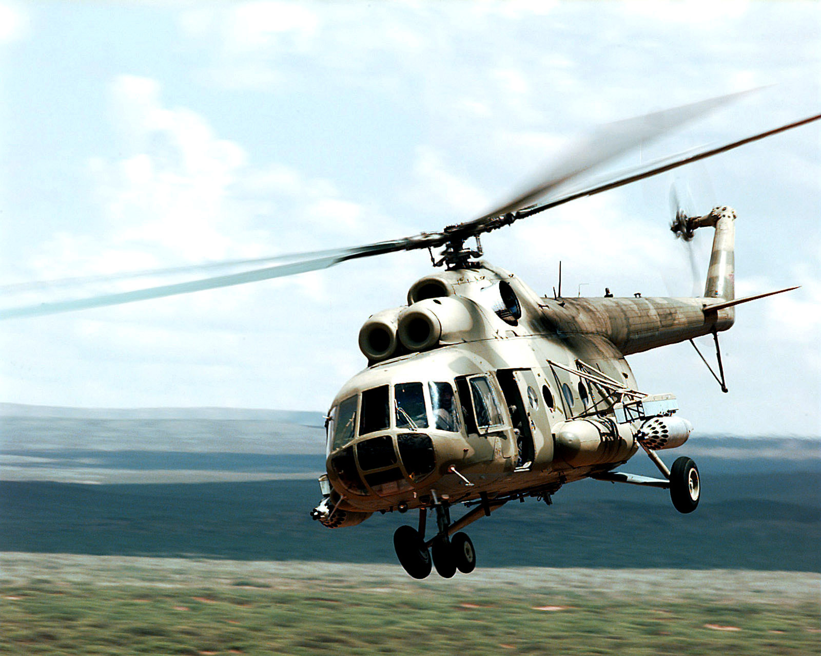 Госпогранслужба: Российский вертолет «МИ-8» нарушил воздушное пространство Украины