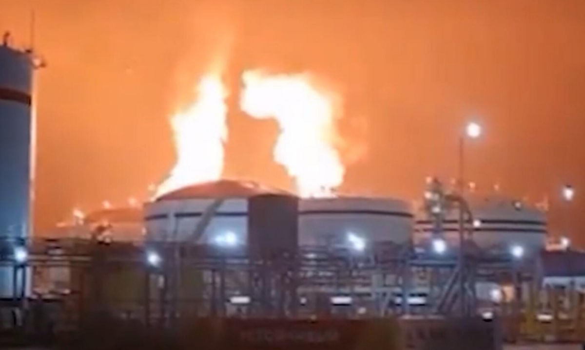 Дроны остановили отгрузку нефти с крупнейших портов РФ на Балтике: пожар был виден из Хельсинки