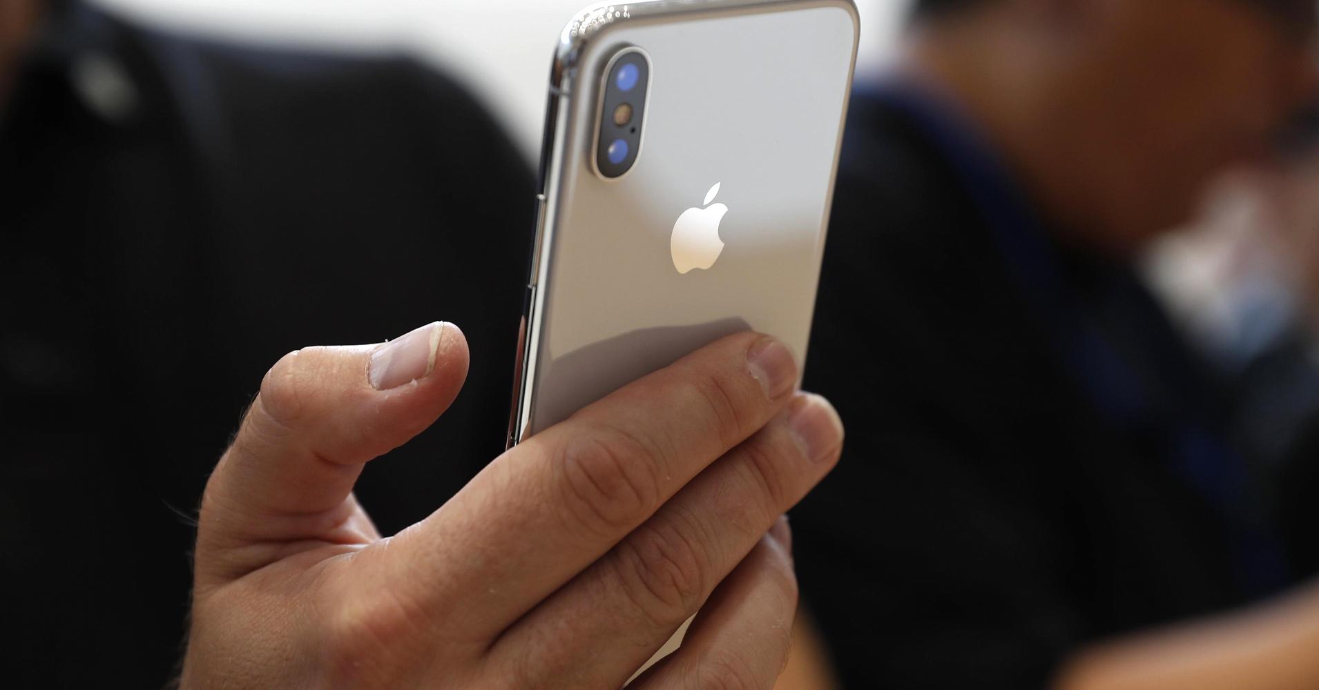 Ловкач украинец хотел нелегально провезти из Турции несколько десятков iPhone X