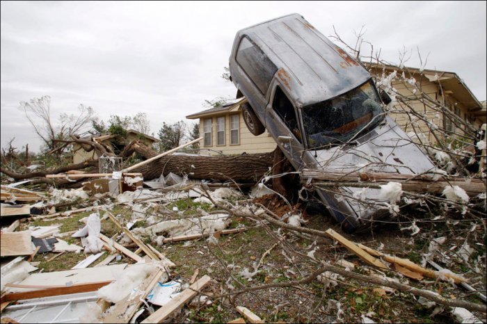 Серия торнадо в США: количество жертв растет