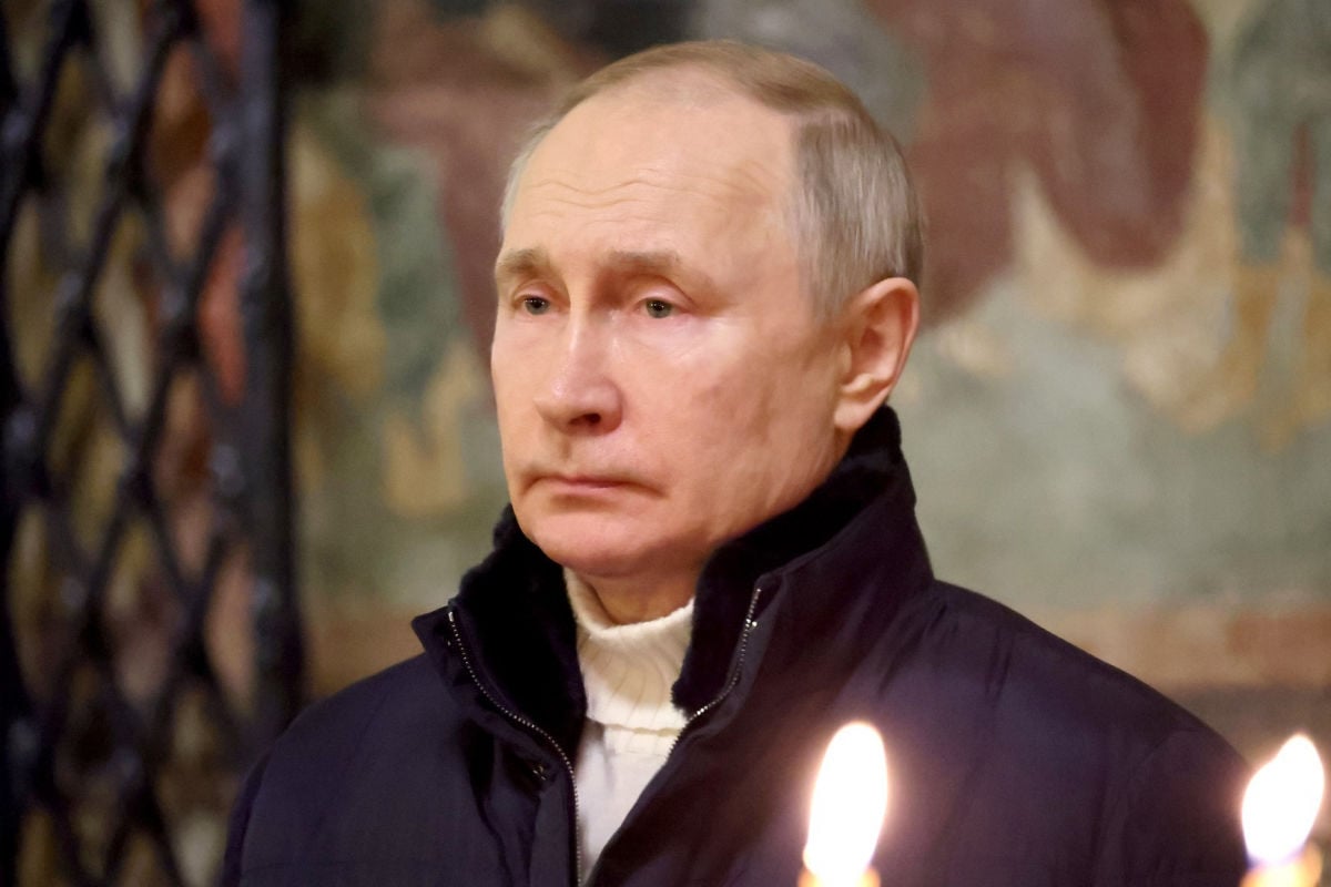 ​"Стандартный конец всех диктаторов", – на кадры празднования Путиным Рождества Сеть ответила сарказмом