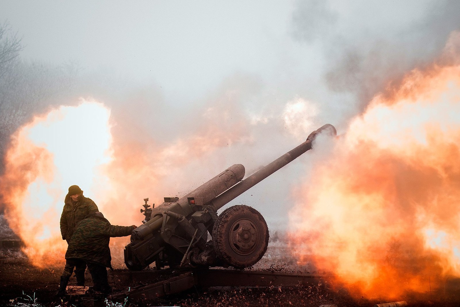 ВСУ продолжают громить "ДНР" на Донбассе: взорван еще один опорный пункт боевиков на передовой - видео