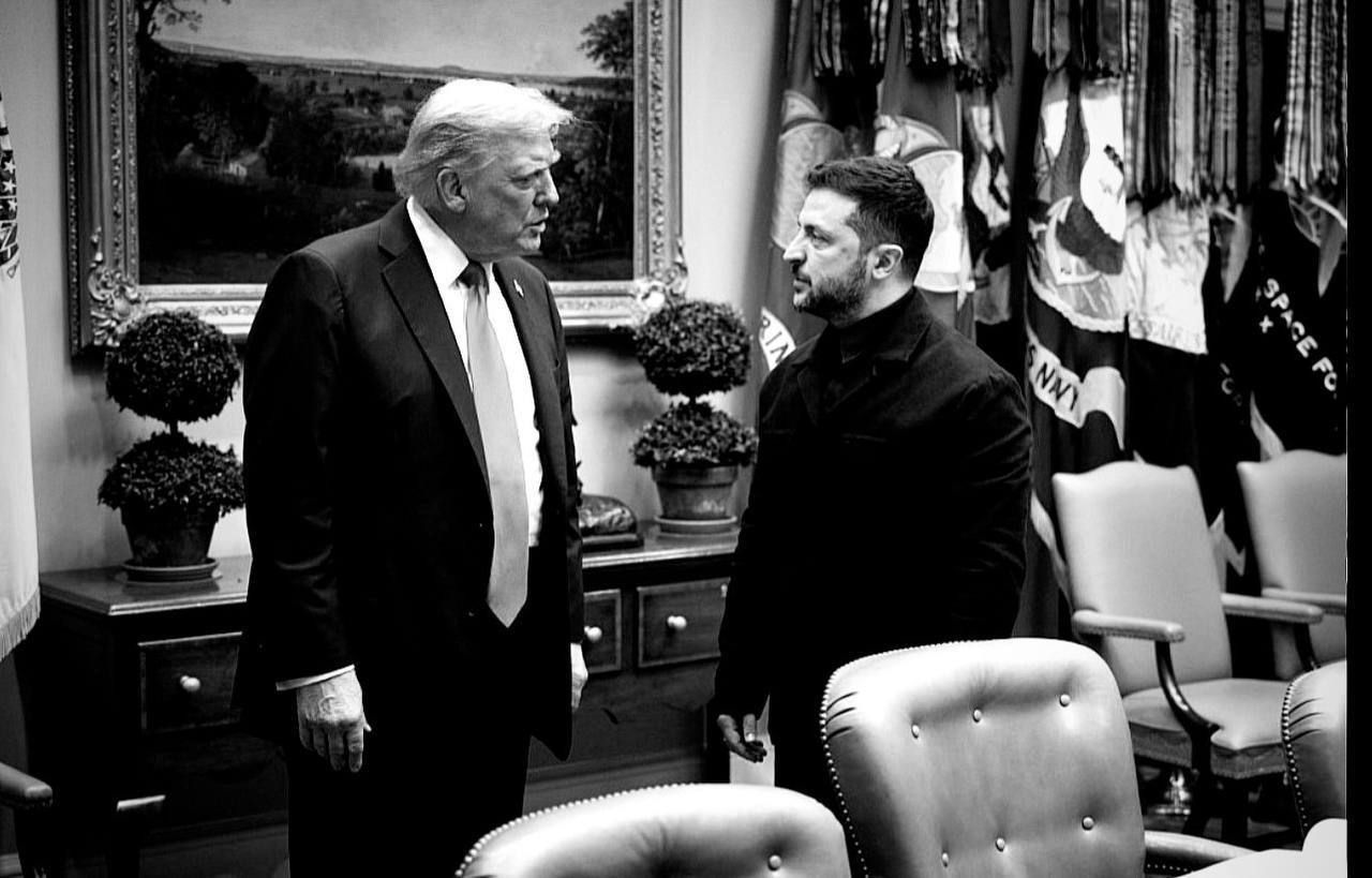 ​Зеленский вручил подарок Трампу, переданный воином ВСУ: президент США не остался в долгу