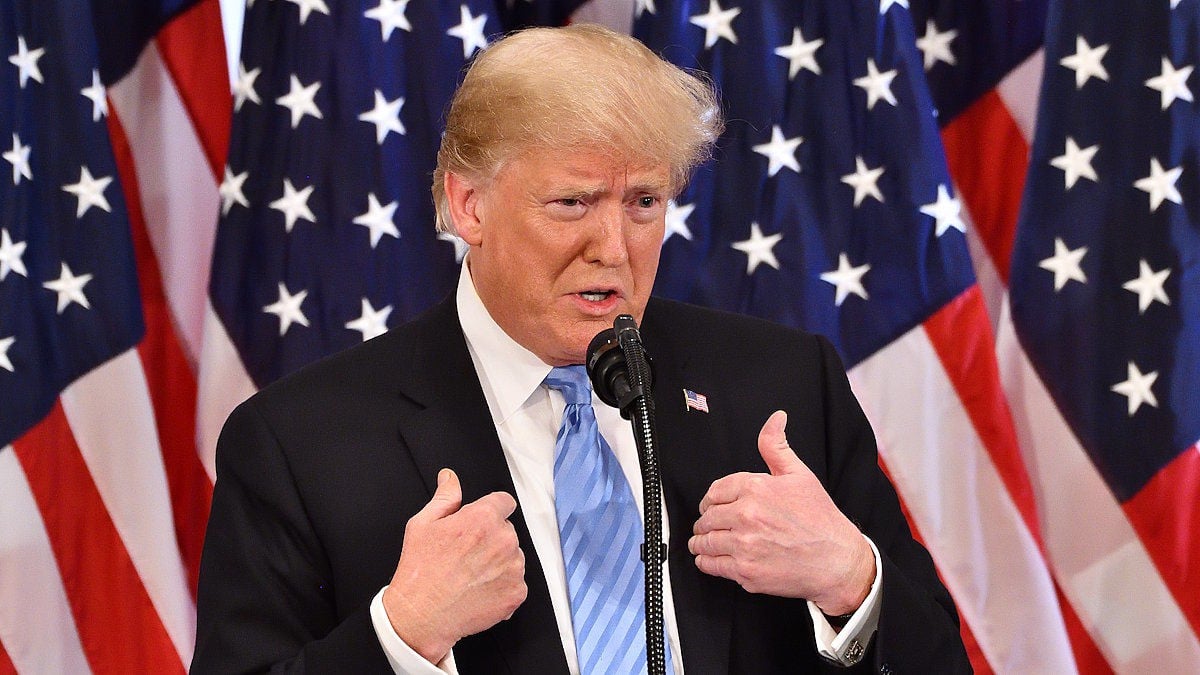 "В отличном состоянии", – Белый дом ответил на слухи о здоровье Трампа и назвал причину синяков на руке