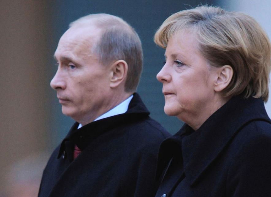 Меркель и Путин обсудили Донбасс по телефону: стала известна суть важной беседы