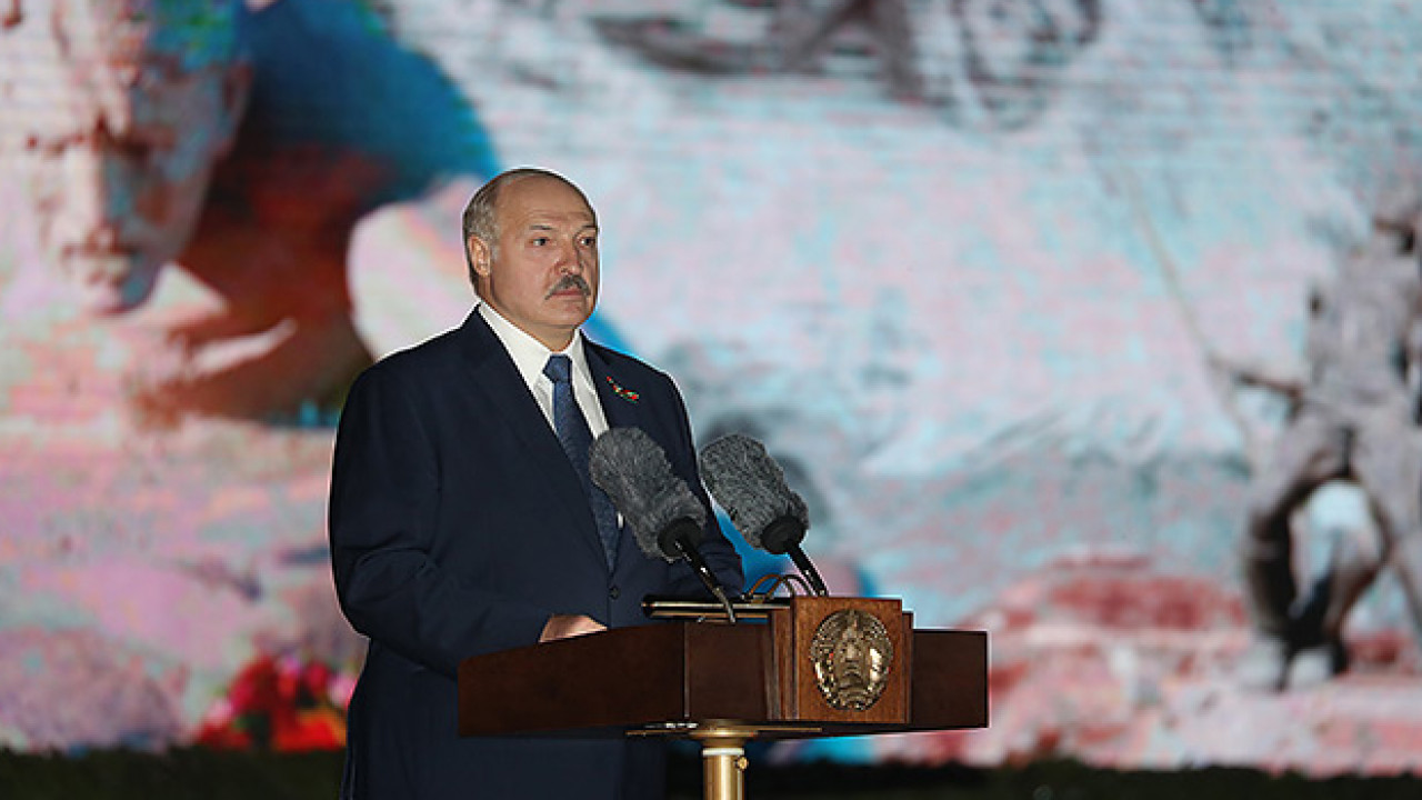 Лукашенко в Брестской крепости: "Не позволю силовым образом решать проблемы"