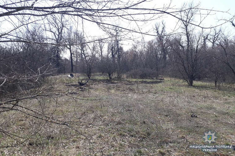 Трагедия в зоне АТО: на Луганщине авто с мирными жителями подорвалось на мине на линии разграничения, никто не выжил. Кадры