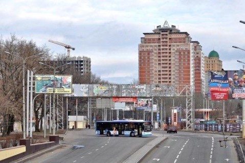 В Донецке и Макеевке мощные бои, гремят взрывы: "Шарашат тяжелым, сильно гремит, готовимся к "нескучному" вечеру"